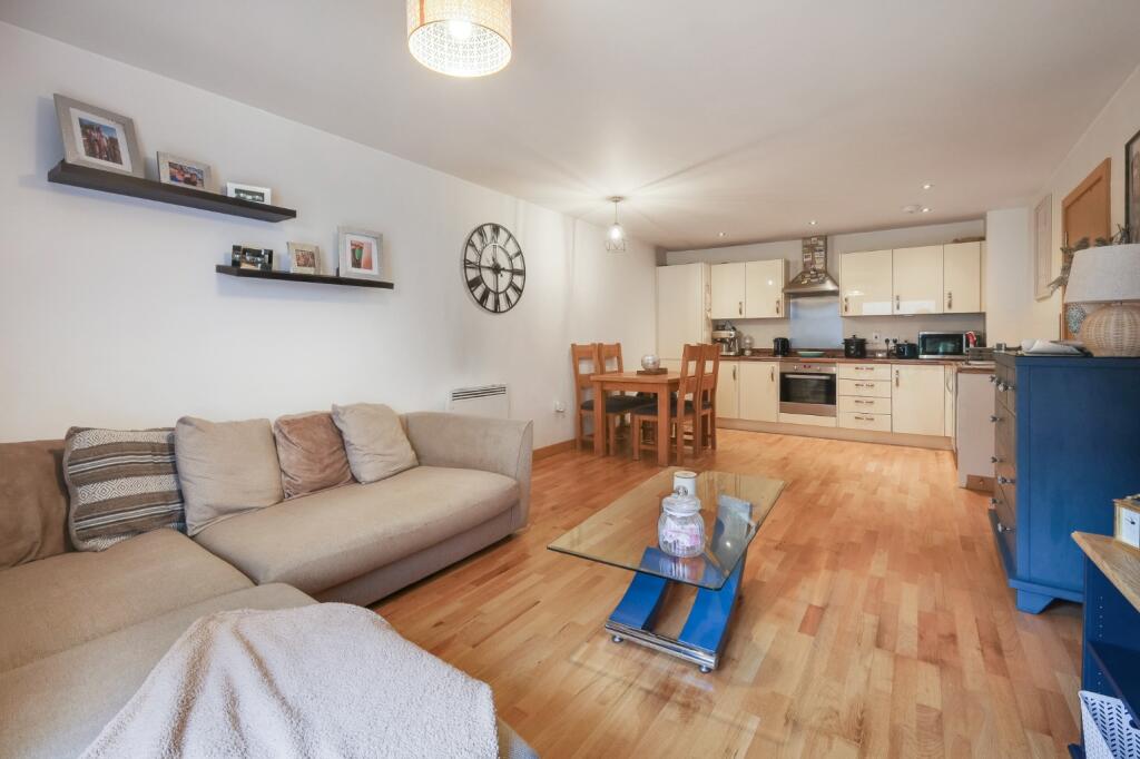 Cherrydown East, Basildon, Essex, SS16 photo 3