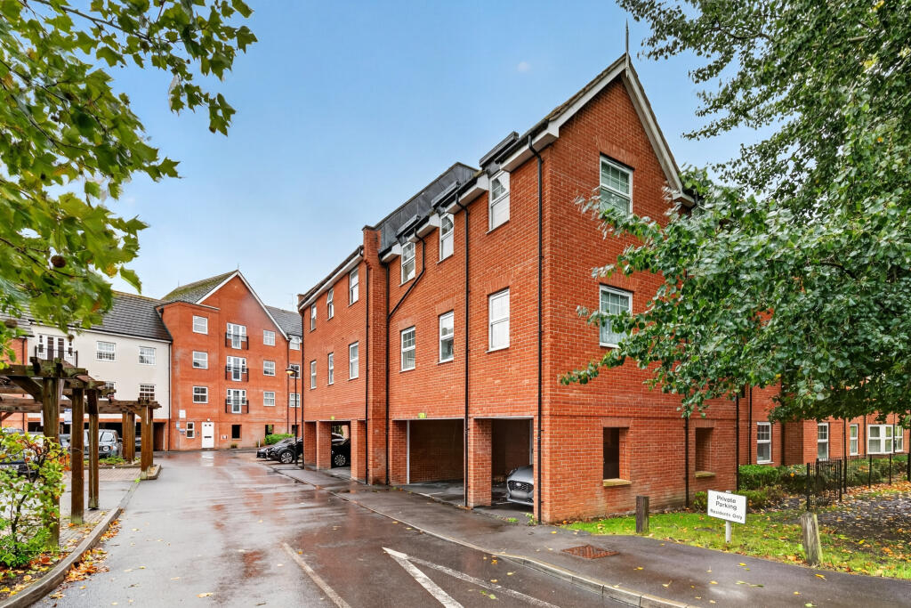 Ashville Way, Wokingham, RG41 photo 2
