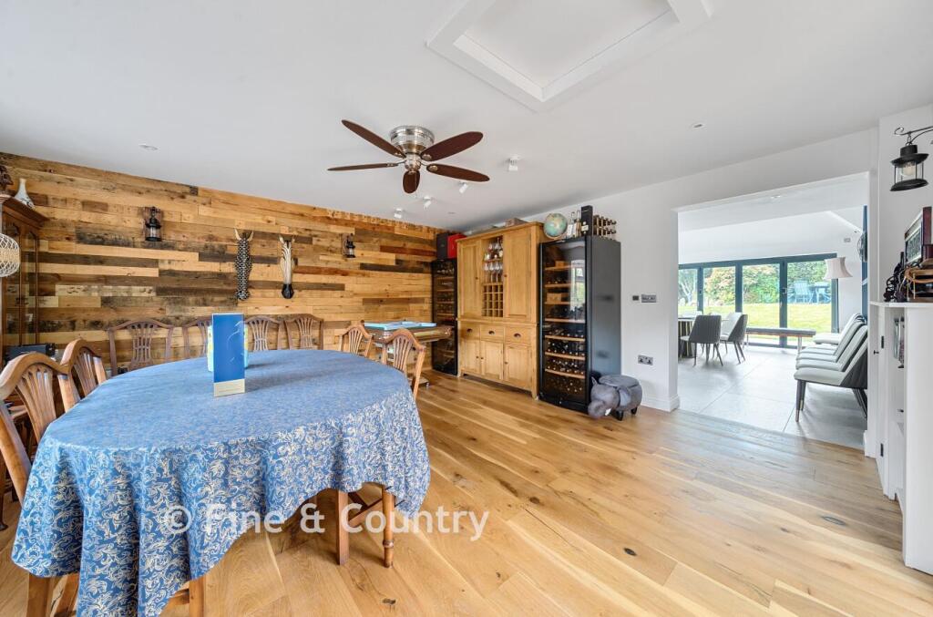 House in Tunbridge Wells, Brenchley - More