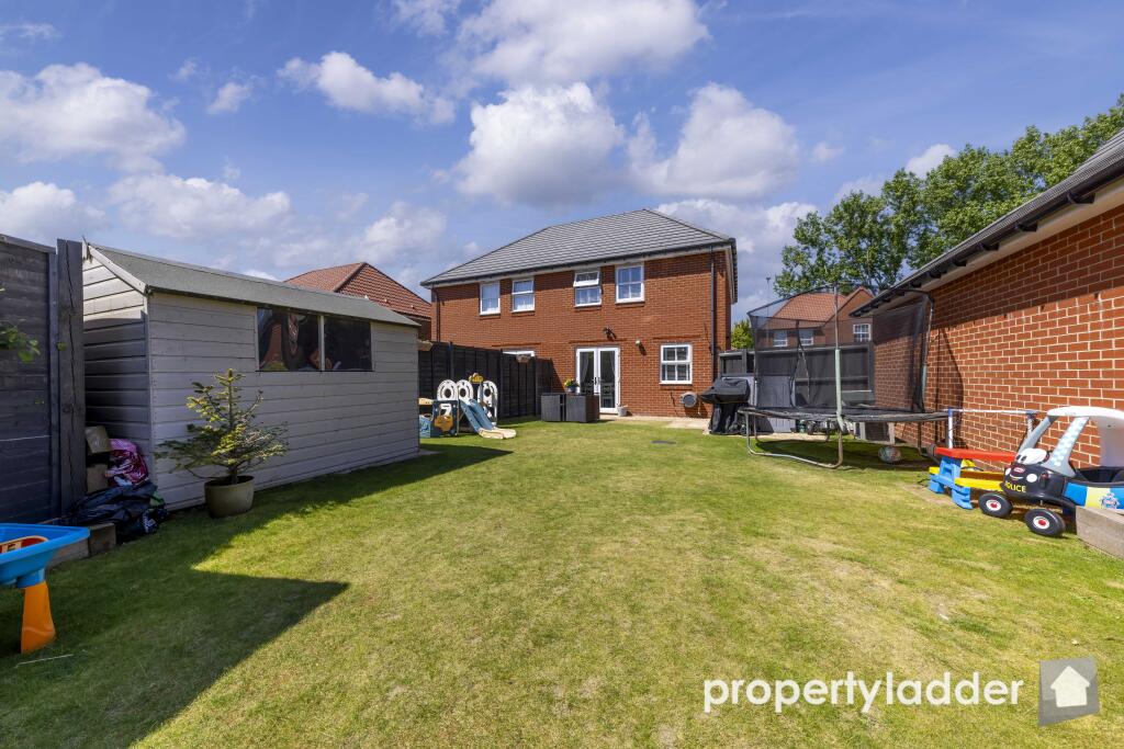 Flag Cutters Way, HORSFORD, NR10 photo 2