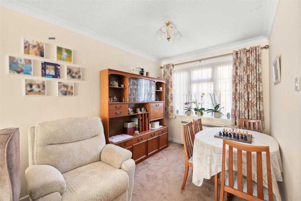 House in Twickenham - View 5
