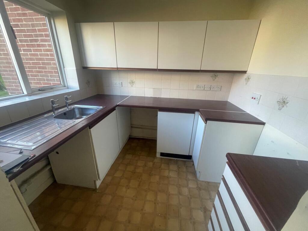 Apartment in Waverley, Godalming - View 3
