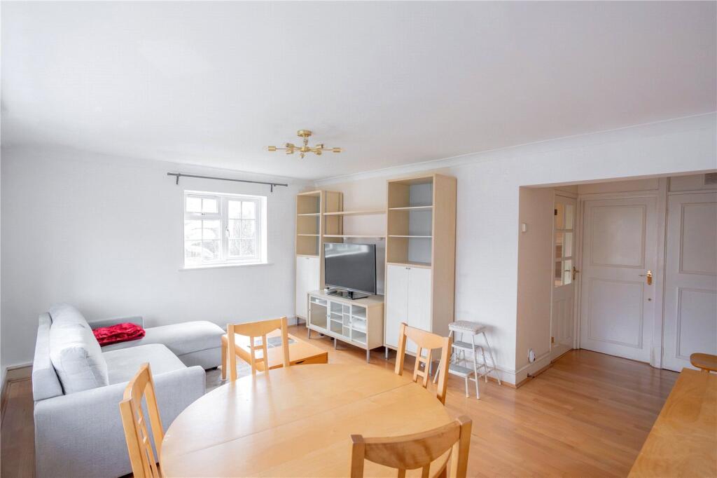 Apartment in London, Twyford - View 3