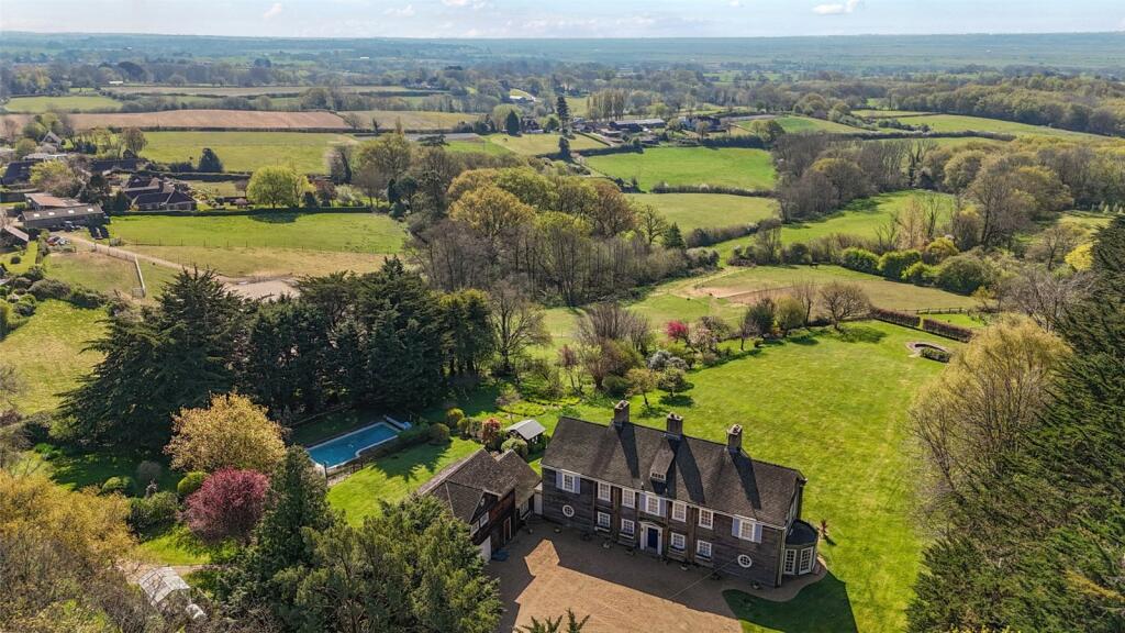 House in Wealden, Cowbeech Hill, Herstmonceux - More