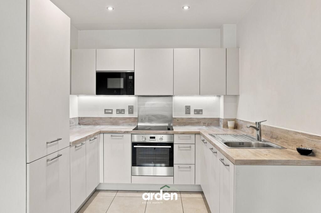 Apartment in Worcester, Worcestershire - View 4