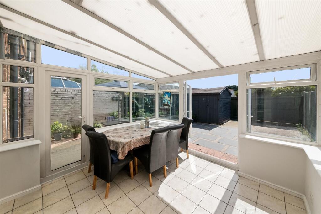 House in Twickenham - View 5