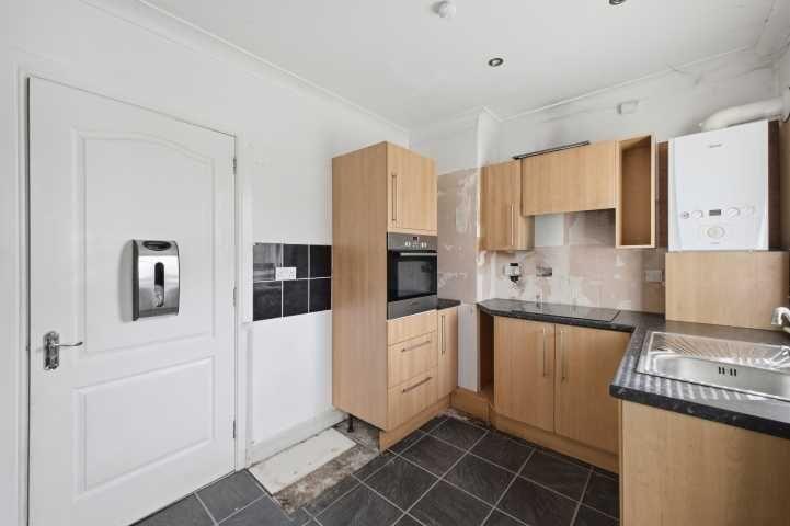 Apartment in Motherwell - More