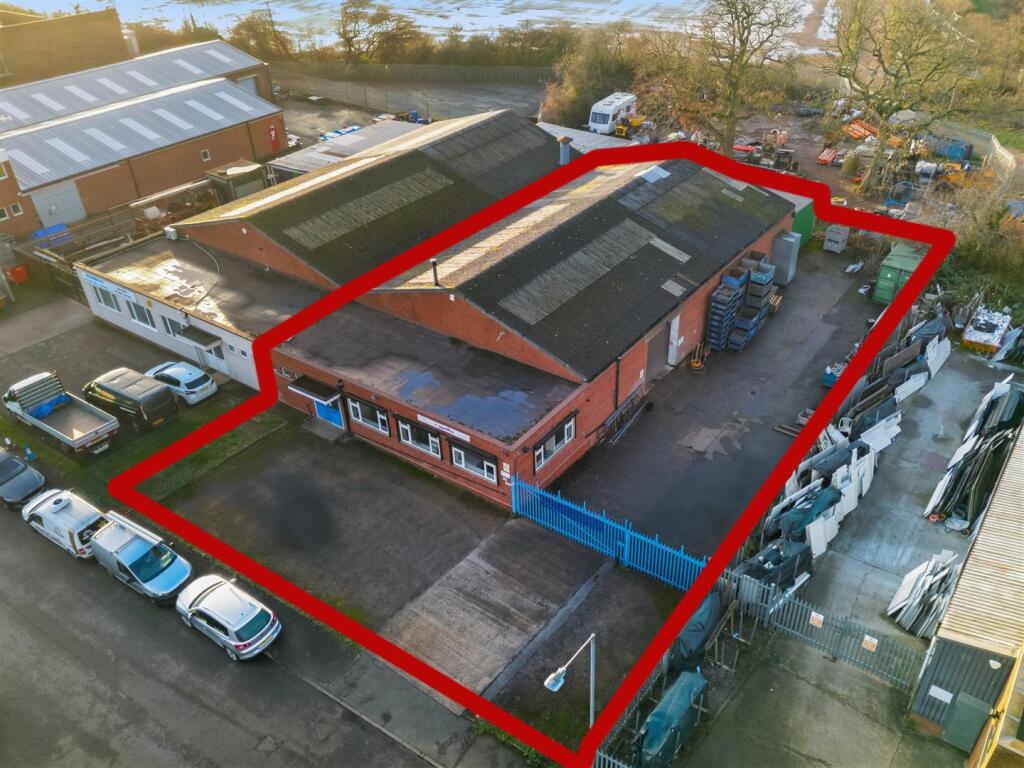 Main image of property: Kinwarton Farm Road, Alcester B49 6EH