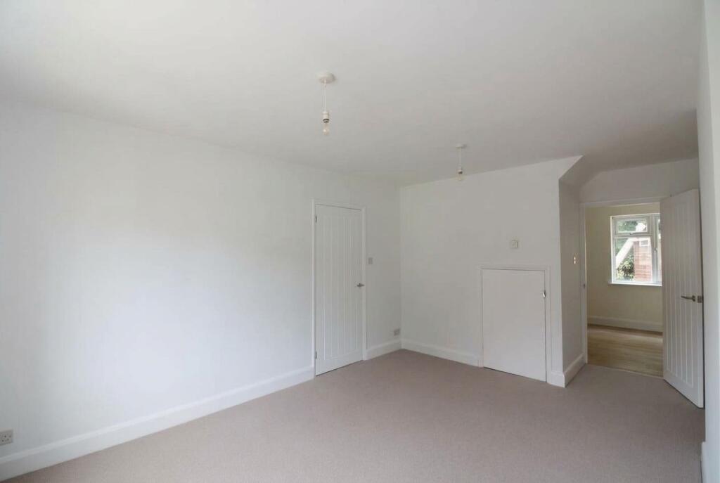 House in North Hertfordshire, Hertfordshire - View 3