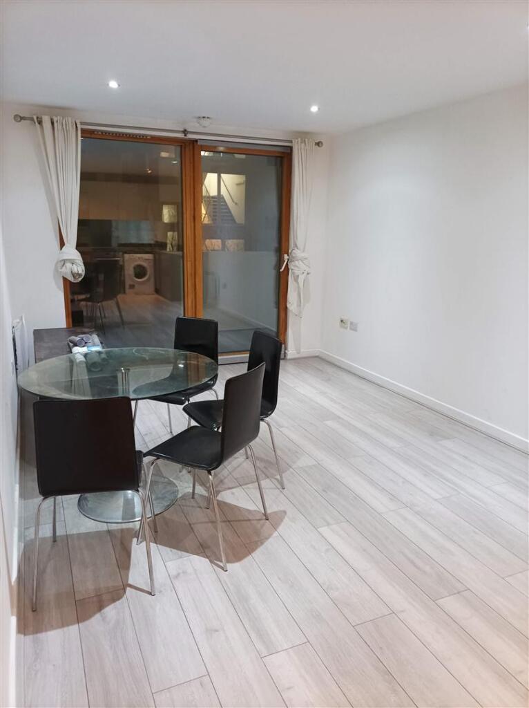 Apartment in London, Thames View - View 3