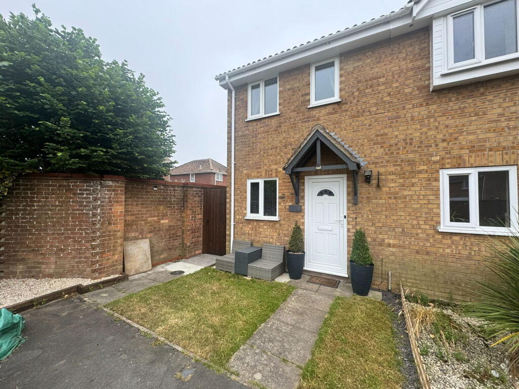 Main image of property: Wight Drive, Caister-on-Sea, Great Yarmouth, NR30 5UN