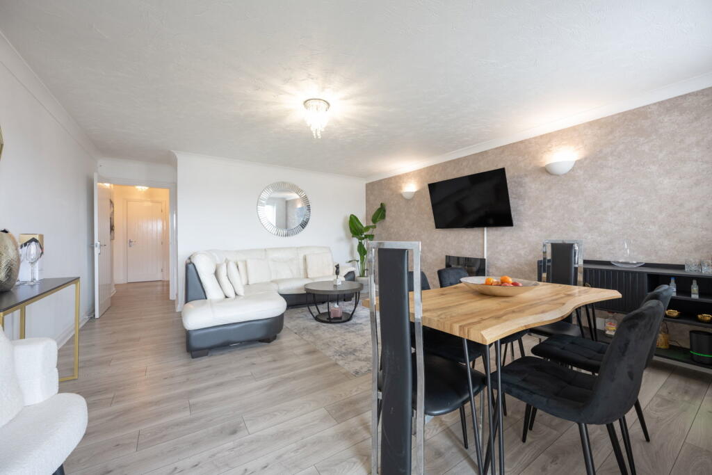 Apartment in Southampton - View 4