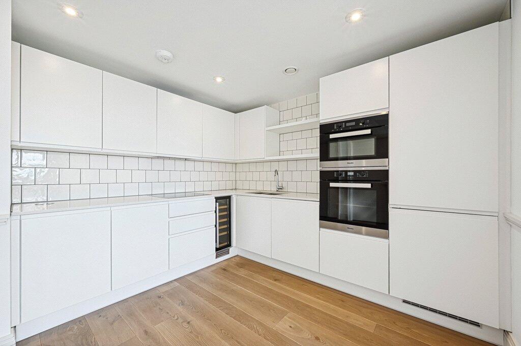 Apartment in London - View 3