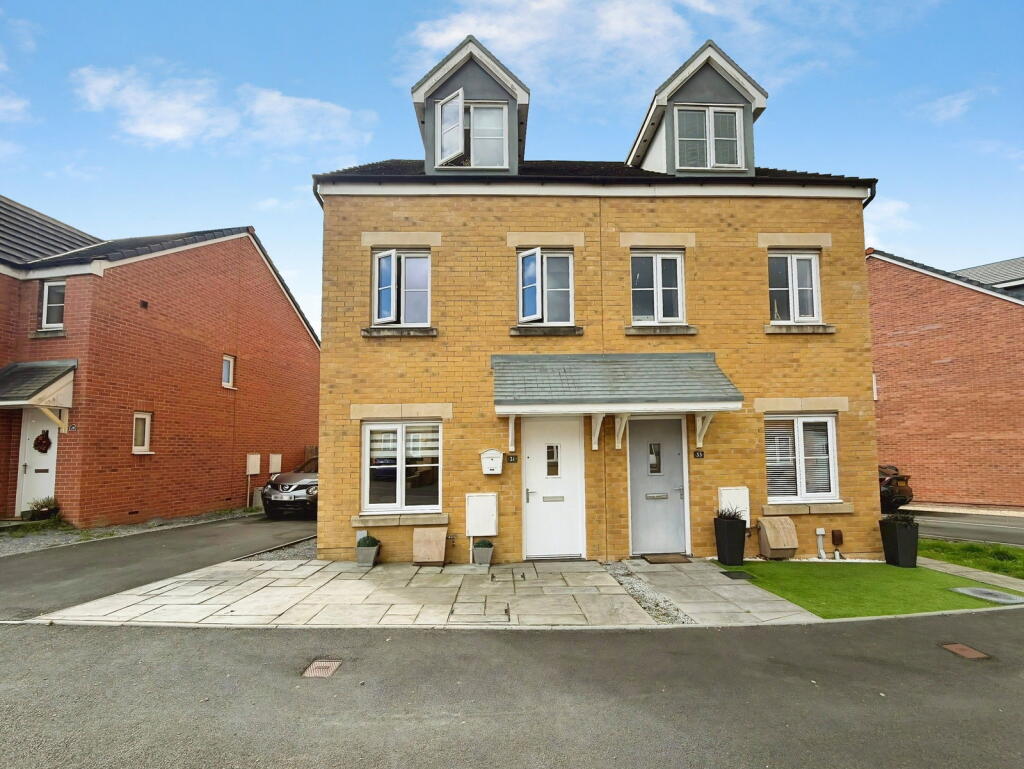 Main image of property: Heol Y Pibydd, Gorseinon, Swansea, SA4 4HB
