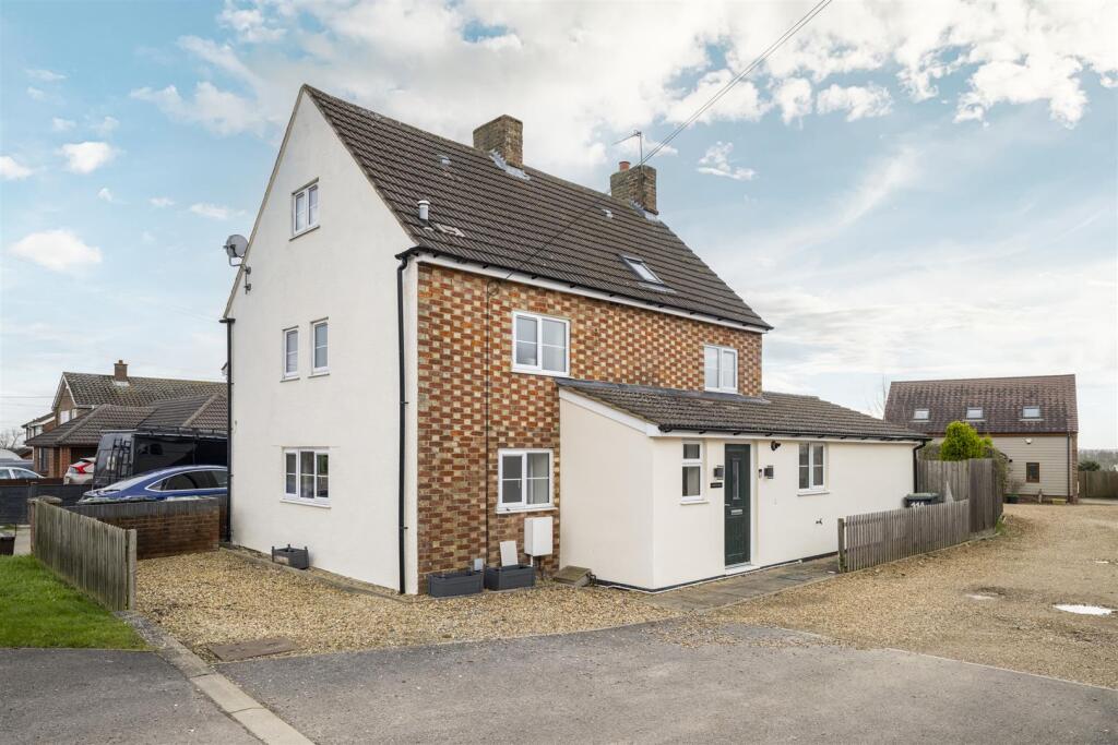 4-bed semi-detached on Bedford Road, Cranfield, £450,000