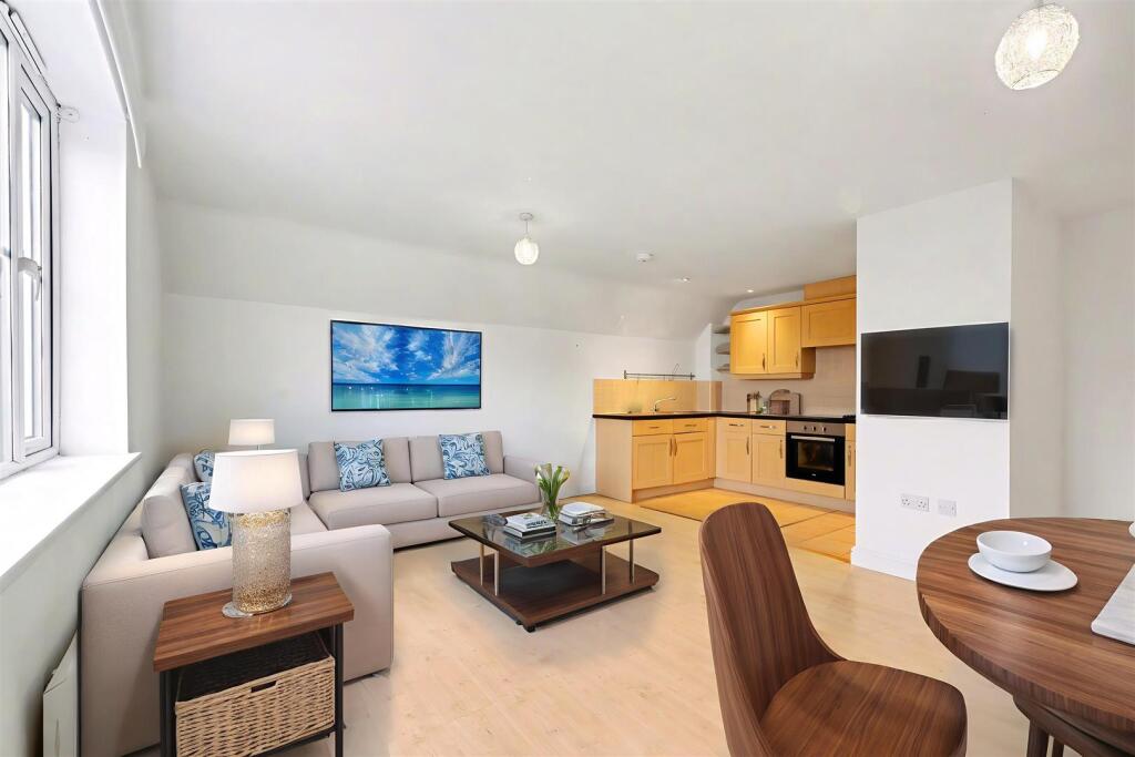 Edison Way, Arnold photo 4