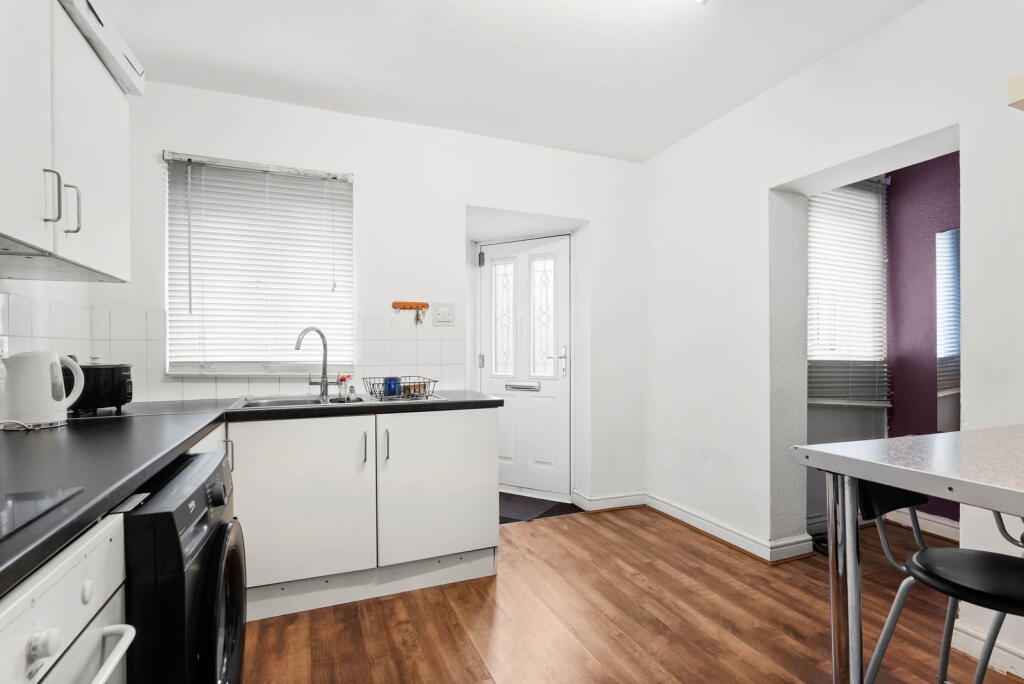 House in Worcester - View 2
