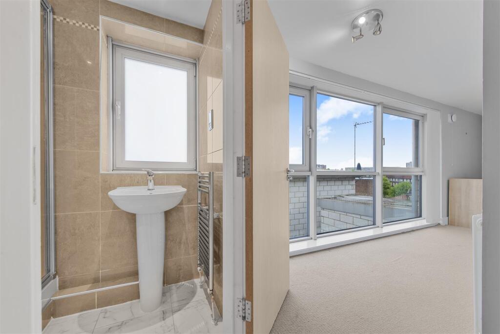 4 bedroom penthouse for rent