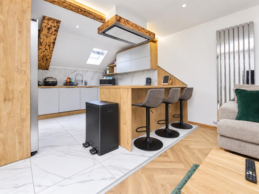 Apartment in Northampton - View 3
