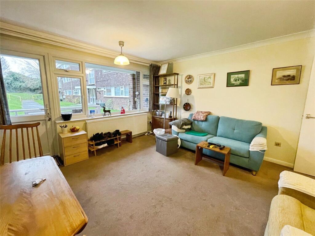 Priory Court, Harlow, Essex, CM18 photo 2