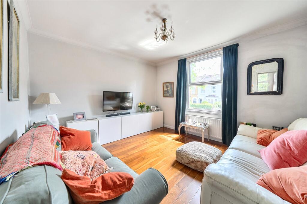 House in London, Colney Hatch - View 2