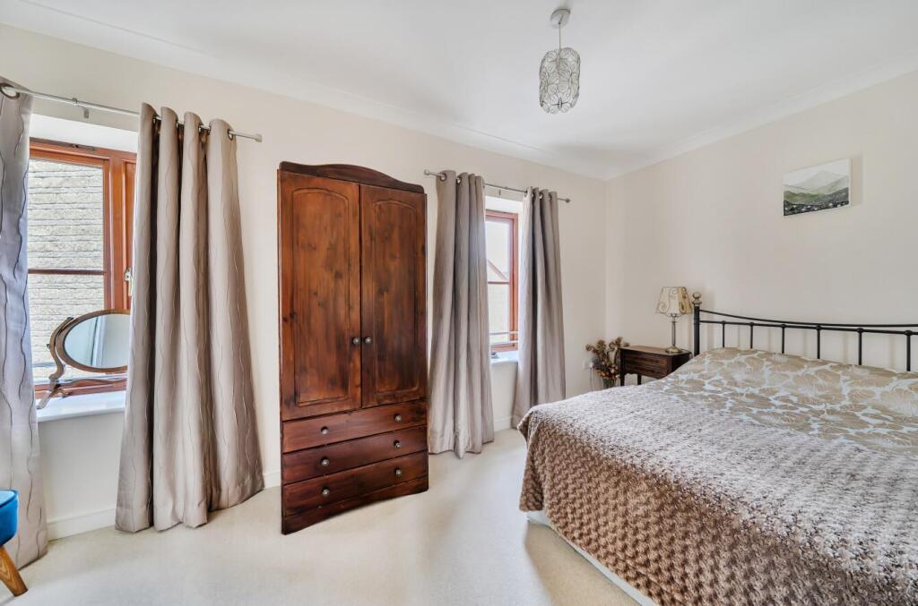 Additional image 10 of High Street, Henstridge, Templecombe