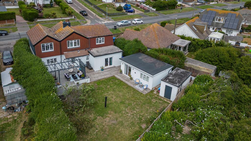 Bannings Vale, Saltdean, BN2 photo 4