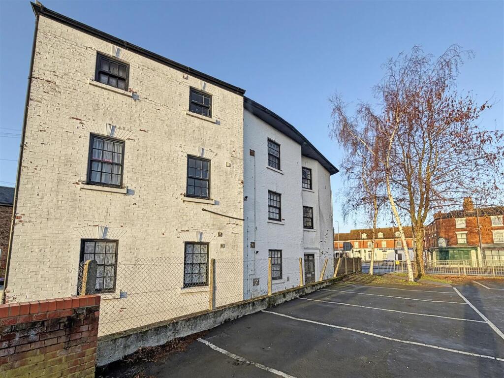 Main image of property: Wide Bargate, Boston