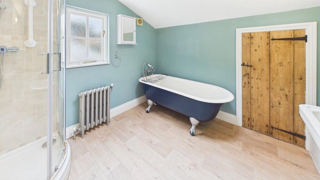 House in Bury St Edmunds, Priors Estate - More
