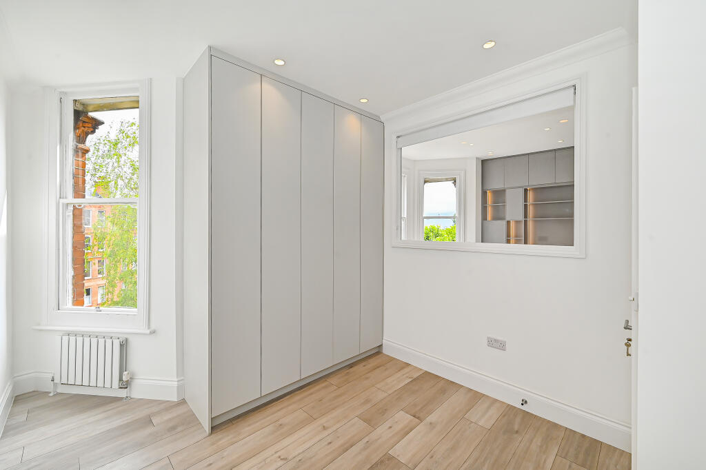 Apartment in London - More