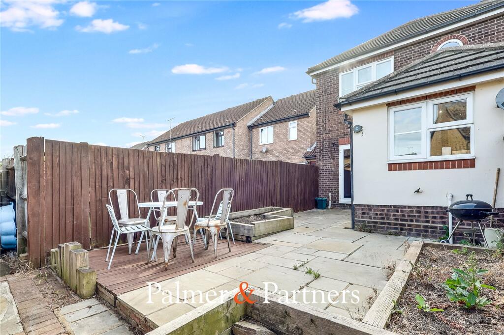 Berkely Drive, Chelmer Village, Chelmsford, Essex, CM2 photo 2
