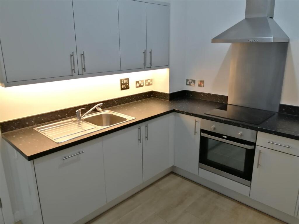 Apartment in Manchester - View 5