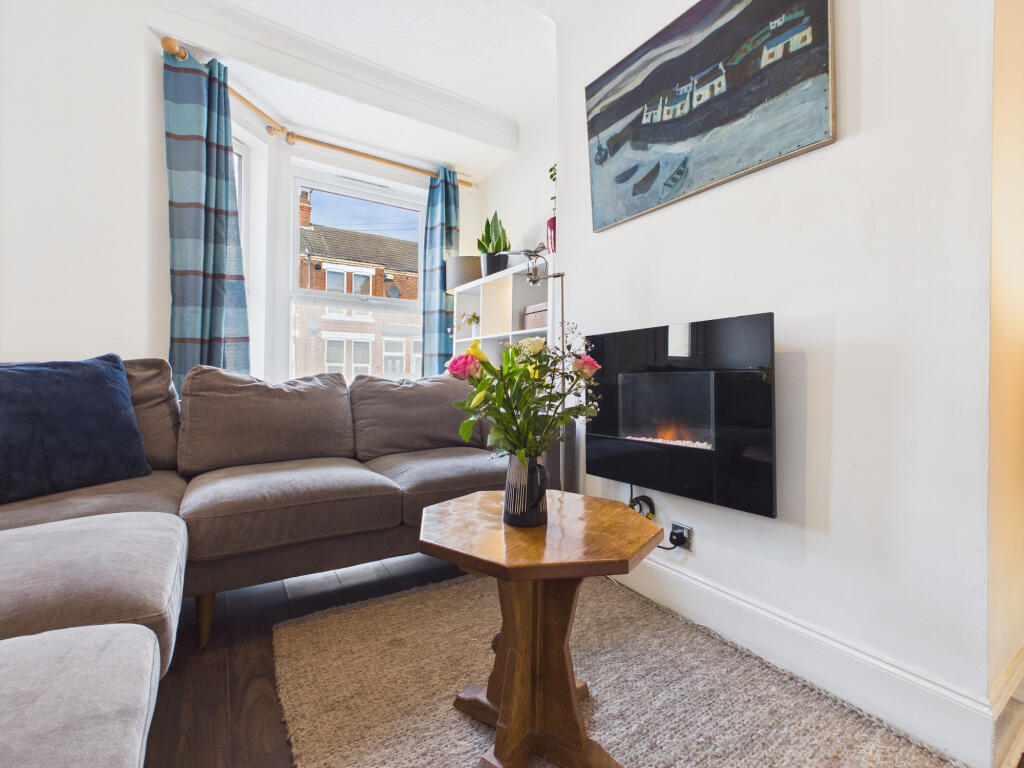 House in Hull, Kingston upon Hull - More