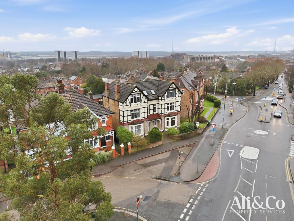  Tudor Court, High View Avenue, Grays photo 2