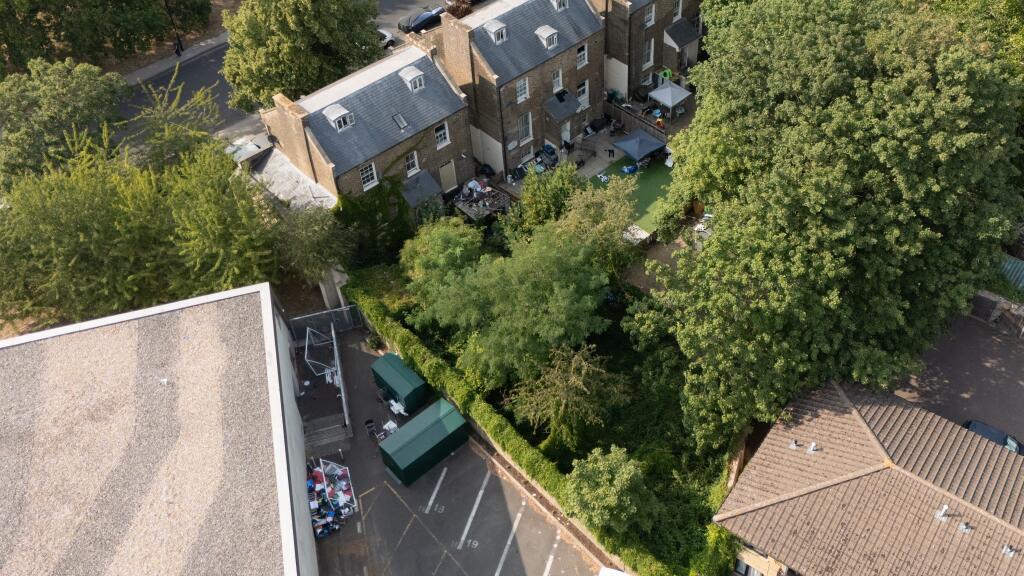 Apartment in London - View 5
