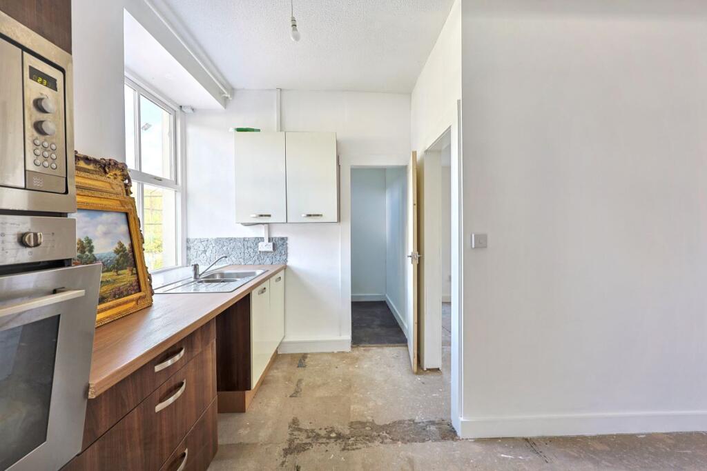 Apartment in Cardiff - View 5