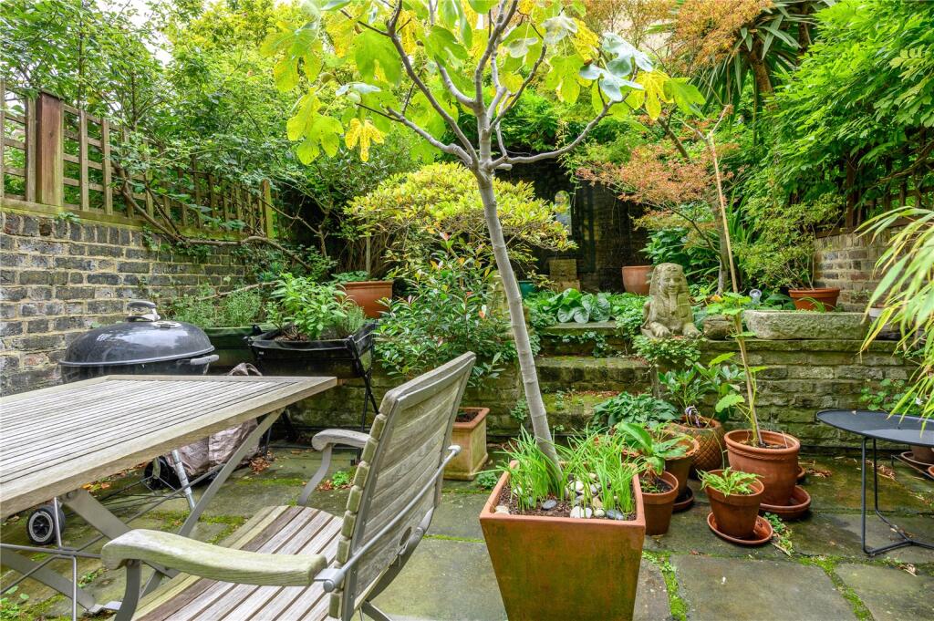 House in London, Angel, Islington - More
