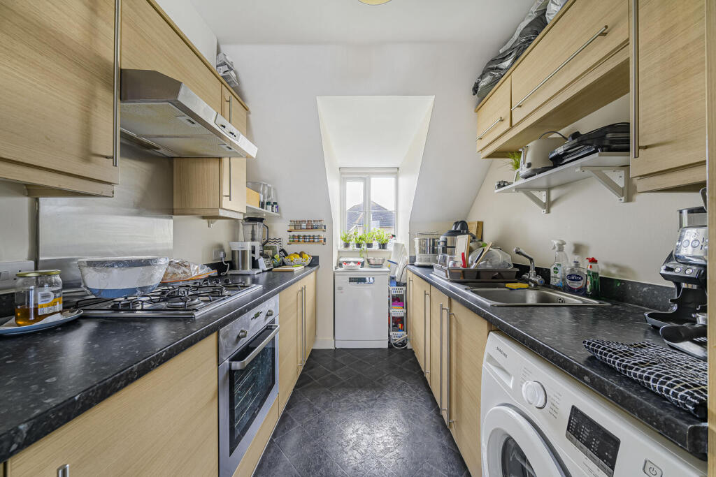 Apartment in Dartford, Kent - View 4