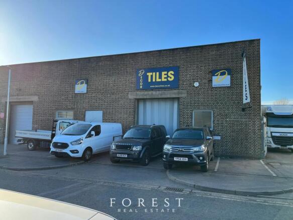 Unit 1, 14 Greycaine Road, Watford (4).jpg