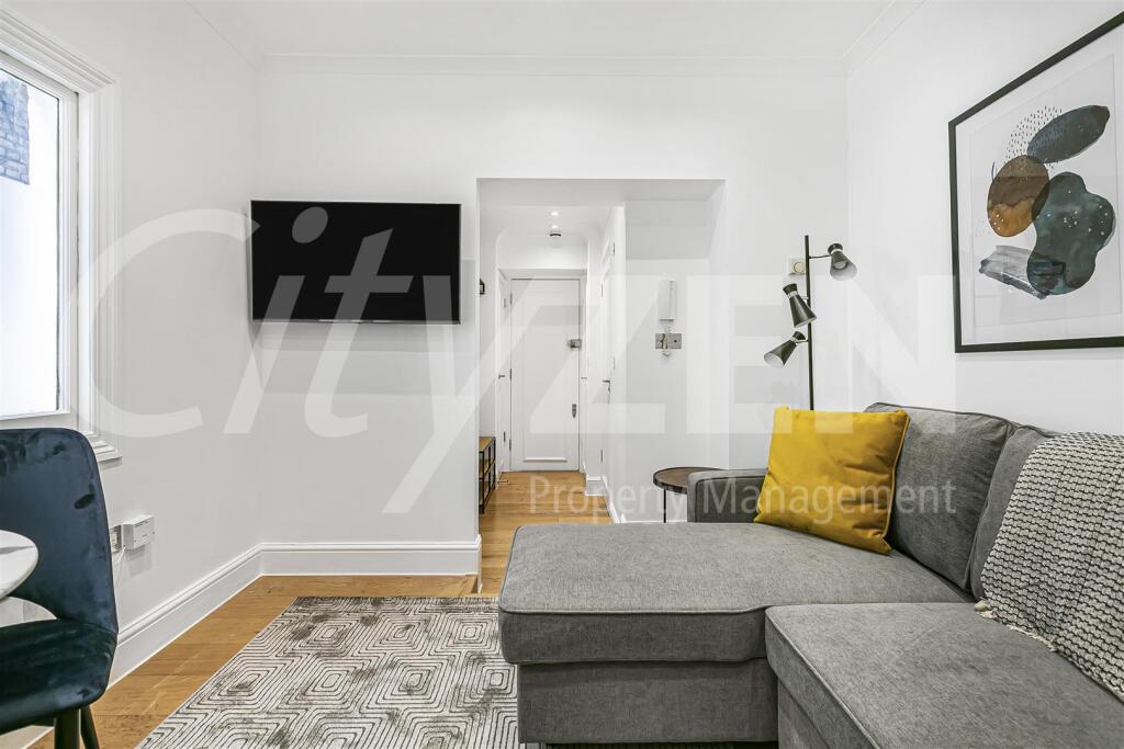 Studio flat for rent