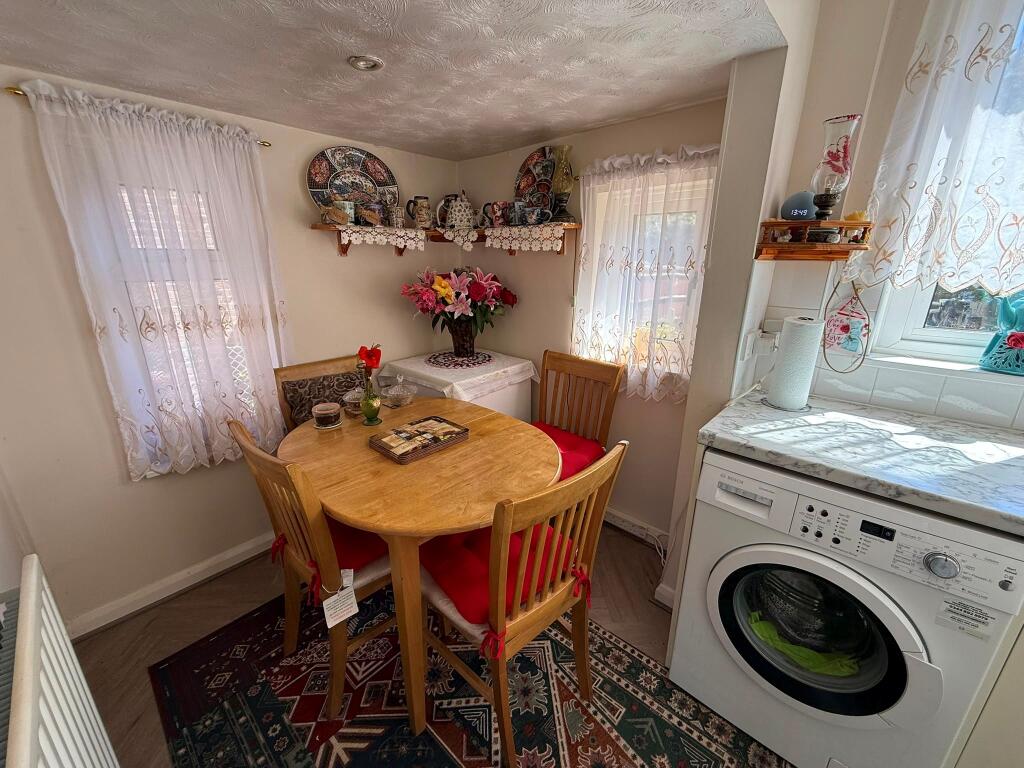 Beechy Avenue, Eastbourne photo 5