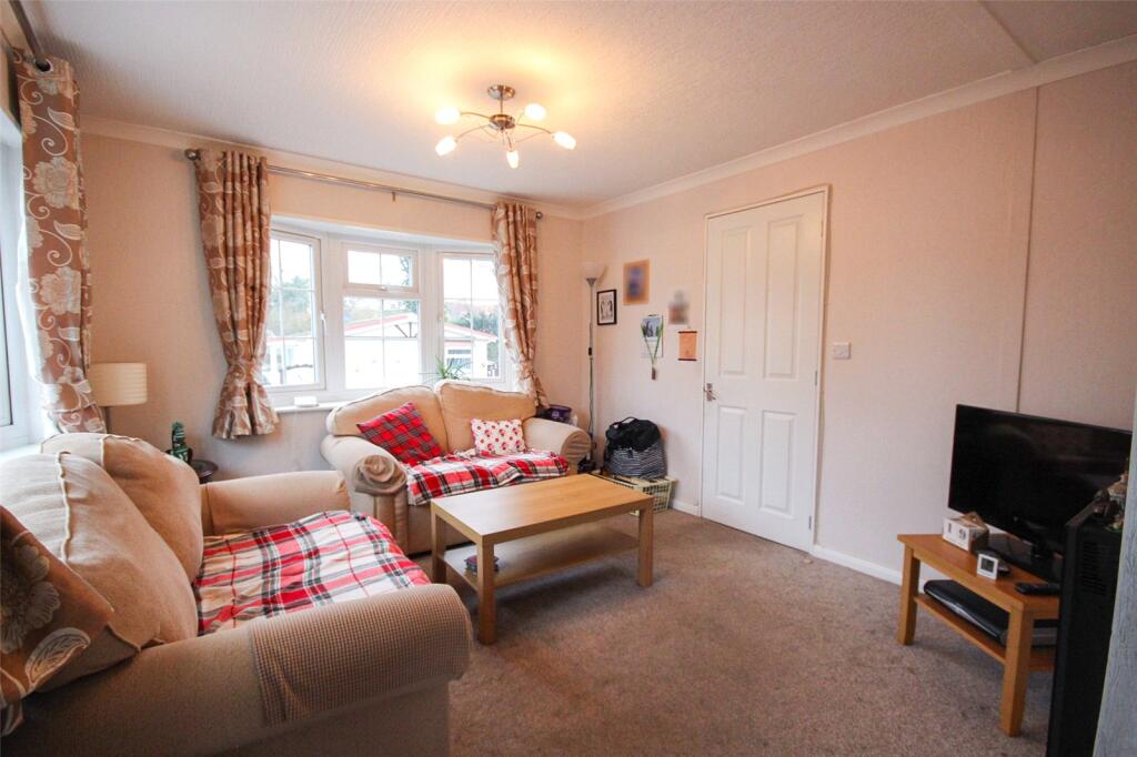 Hawthorne Terrace, Brookside Mobile Home Park, Bromham, Bedford, MK43 photo 3