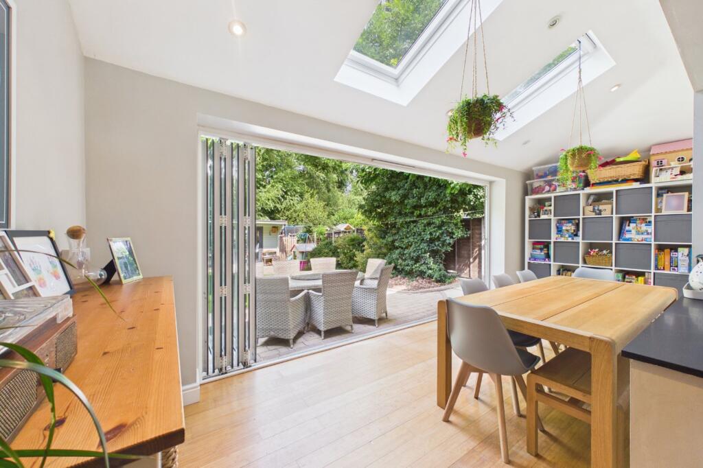 House in Wokingham - View 5