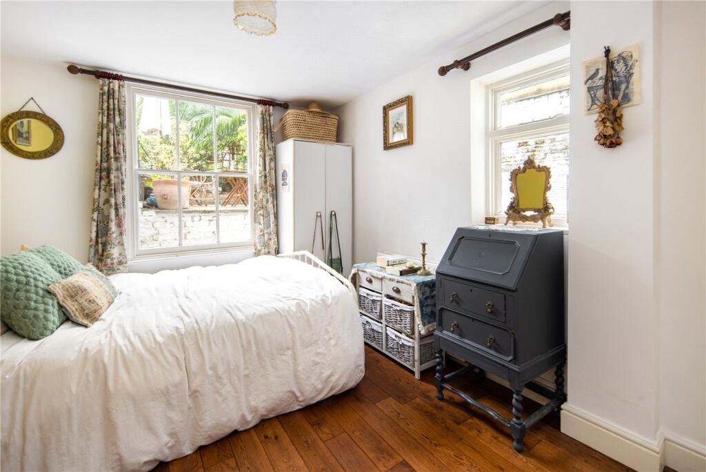 Apartment in London, Stepney - View 5