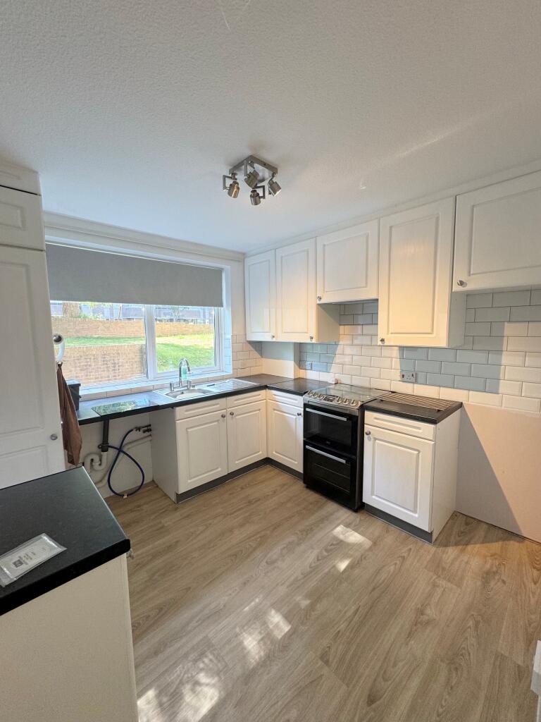 Apartment in Hove, Brighton and Hove - View 4