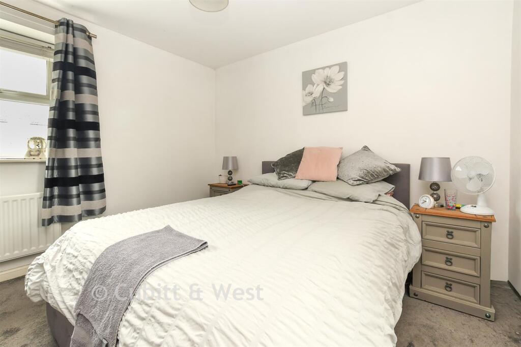 Apartment in Horsham, Southwater - More