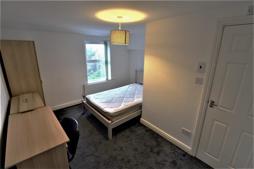 4 bedroom terraced house for rent