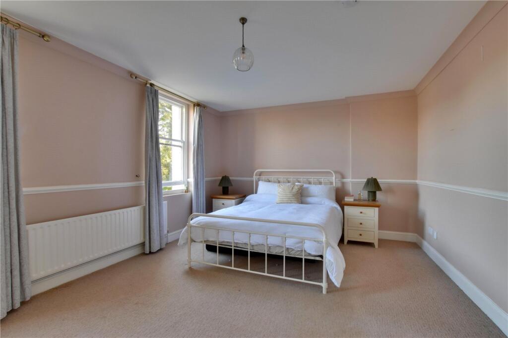 Apartment in London - View 5
