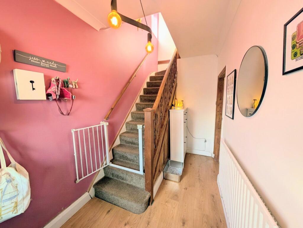 House in Stoke-on-Trent - More