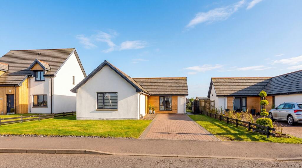 Main image of property: 44 Lawrie Drive, Nairn. IV12 5TY